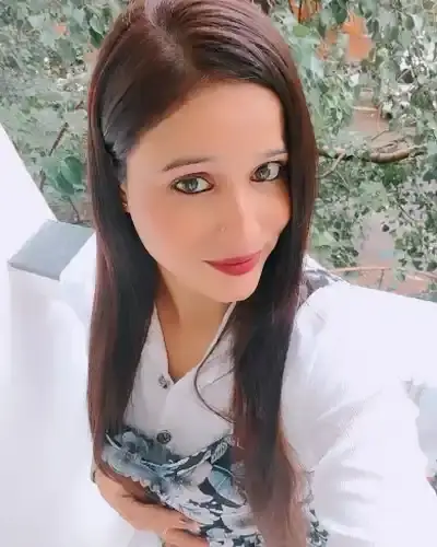 Call Girls in Chakia
