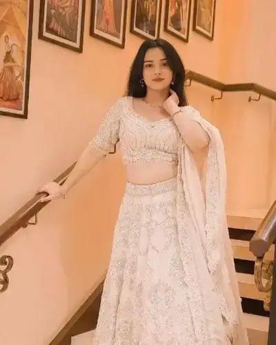 Escort Service In Chakia